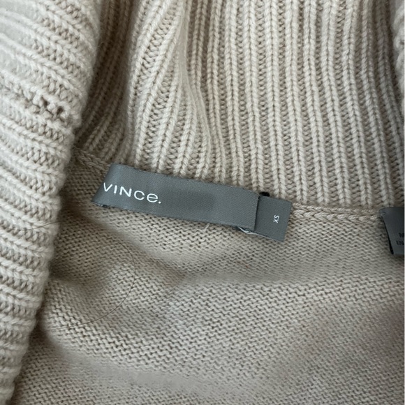 Vince. 100% Cashmere Ivory Cream Thick Knit Cardigan Sweater with Cuffed Sleeves - Picture 3 of 4